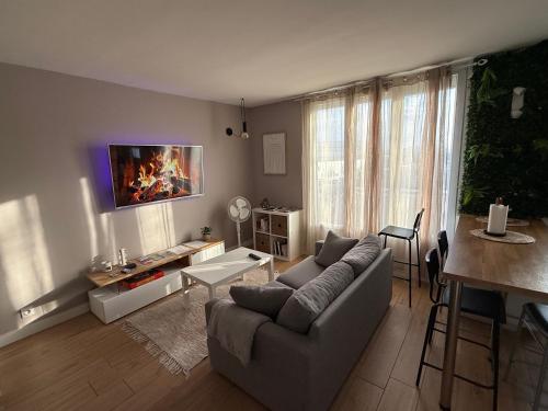 superbe duplex avec parking gratuit
