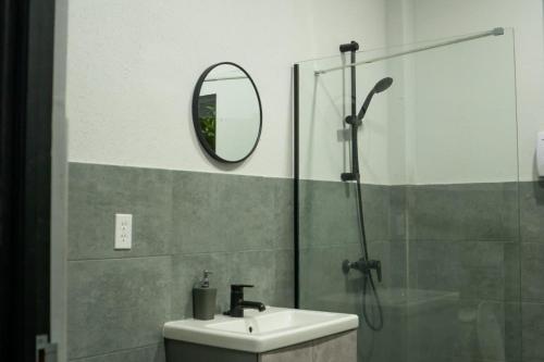 Luxury Sky Group Studio Apartment with Free Gym & 2 Pools - image 3