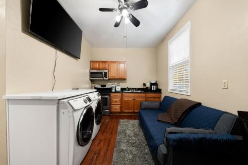 Iekārtas, Luxe Cozy 1 bedroom 1 bathroom near downtown in Rosemont (CA)
