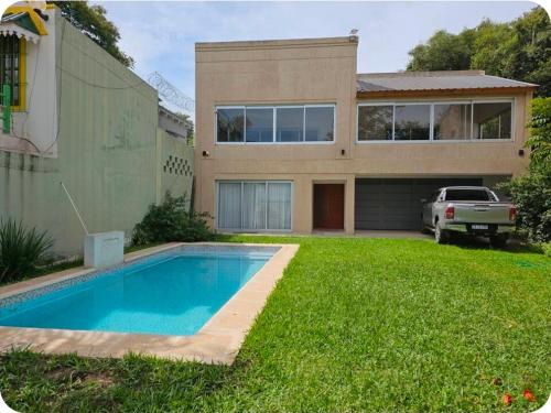 Casa frente al río