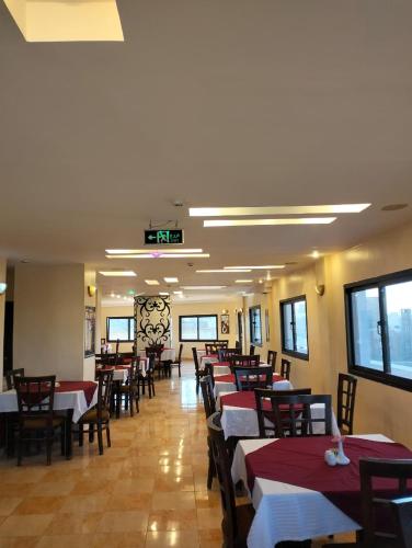 Grand Memphis & Roof Top Restaurant 3