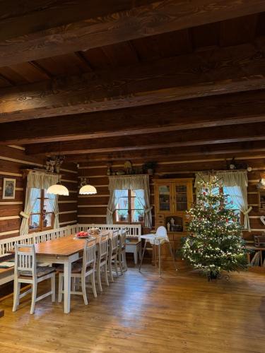Iekārtas, Roubená chalupa Lysečinky B (Roubena chalupa Lysecinky B) in Horni Marsova