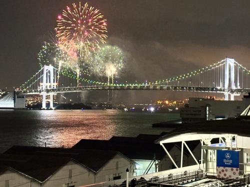 Art House HINODE 10 people 3 minutes from the station Art and Tokyo Bay spectacular ocean view