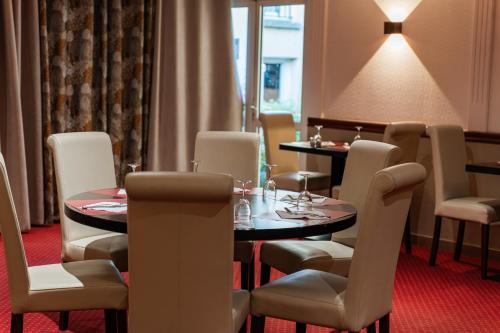 ห้องอาหาร, ดิ ออริจินัล ซิตี้ โฮเทล เลอ ลิยง ดอร์ ชินง (The Originals City, Hôtel Le Lion d'Or, Chinon) in ชินง