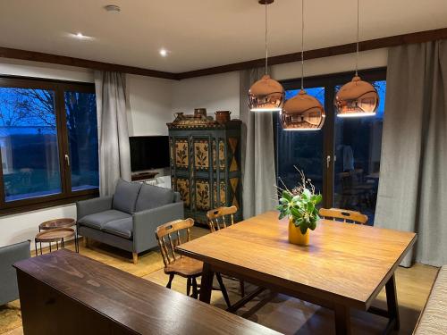 "Haus im Grünen" Ferienhaus mit Sauna direkt am Ossiacher See und an der Gerlitzen Alpe