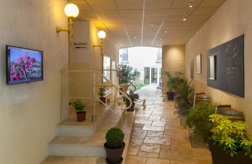 ทัศนียภาพ, ดิ ออริจินัล ซิตี้ โฮเทล เลอ ลิยง ดอร์ ชินง (The Originals City, Hôtel Le Lion d'Or, Chinon) in ชินง