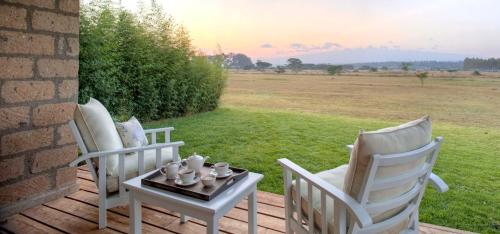 Patogumai, Soames Hotel & Jack' s Bar in Nanjukis