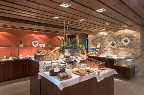Sunstar Hotel Arosa - image 4