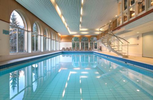 Swimming pool, Sunstar Hotel Arosa in Arosa