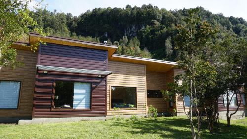 Lodge Perry Barnes