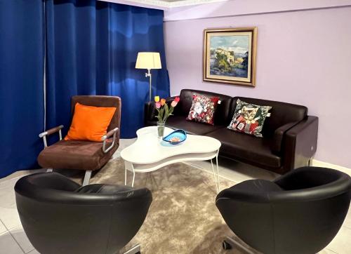 Ресторант, Chez Lilas Paris, Appartement 3 pièces, (Chez Lilas Paris, Appartement 3 pieces,) in Les Lilas