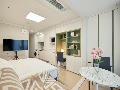 Seoul COMOCASA Full Option Residence Room Type - Deluxe Studio