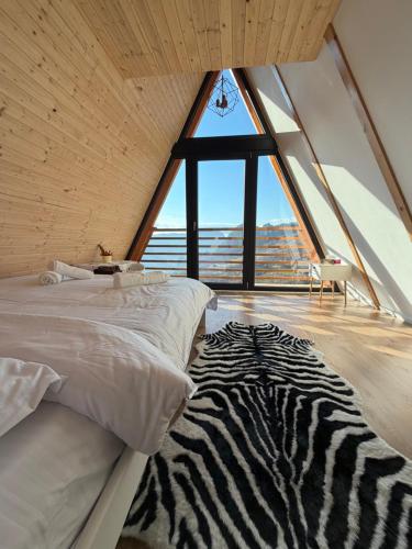 Catunu lupului village Cabana Monte Benito in Valea Manastirii