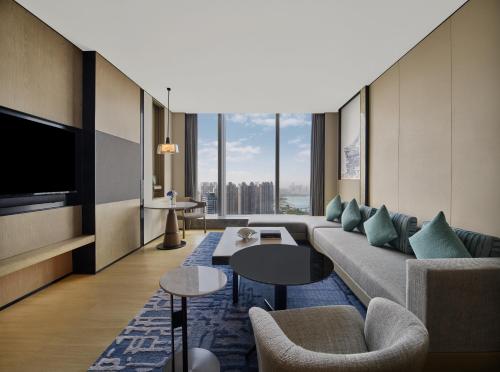 武漢襄投萬豪酒店 (Wuhan Marriott Hotel Wuchang) in 武漢