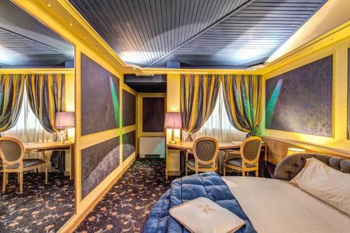 Hotel Motel Regal