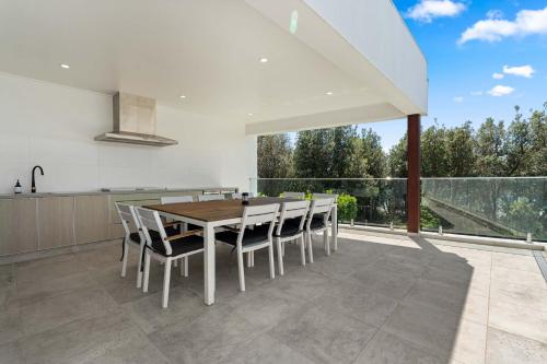 Ivory Coast - Beachfront Duplex - image 3