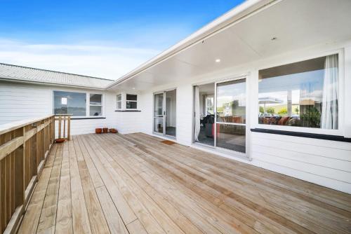 Maramarua Views - 3-Bed Escape with Scenic Deck in 米蘭達