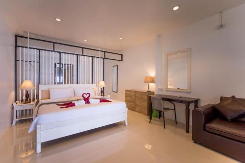 room detail thumbnail 2
