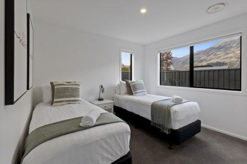 Family Friendly on Peasmoor - sleeps 8 - main image