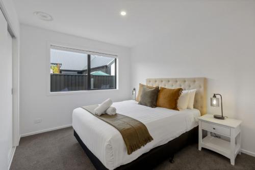 Family Friendly on Peasmoor - sleeps 8 - image 10