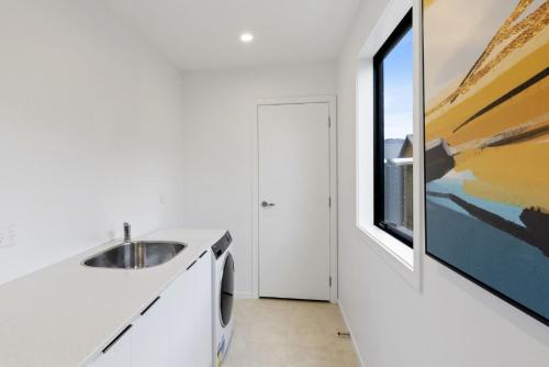 Family Friendly on Peasmoor - sleeps 8 - image 3