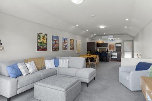 Alpine Village 23 - 2 bed with lake views - image 3