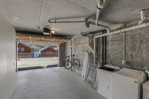 Alpine Village 23 - 2 bed with lake views - image 10