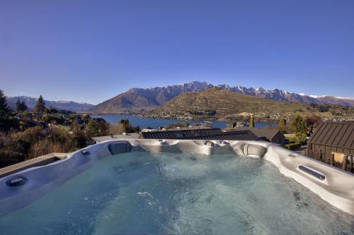 Highview Hideaway - image 11