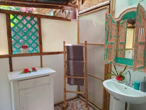 Eco cabanon Vaiana plage privée (Eco cabanon Vaiana plage privee) in หัวไฮน์ ไอซ์แลนด์