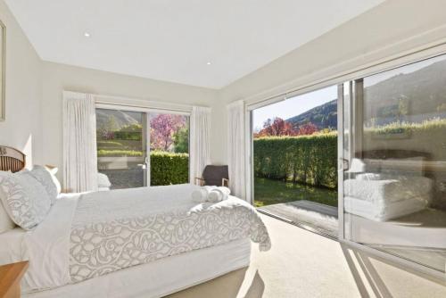 Coronet View - Family home with BBQ close to town - image 5