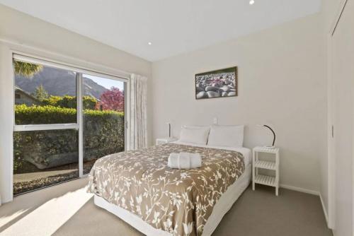 Coronet View - Family home with BBQ close to town - main image