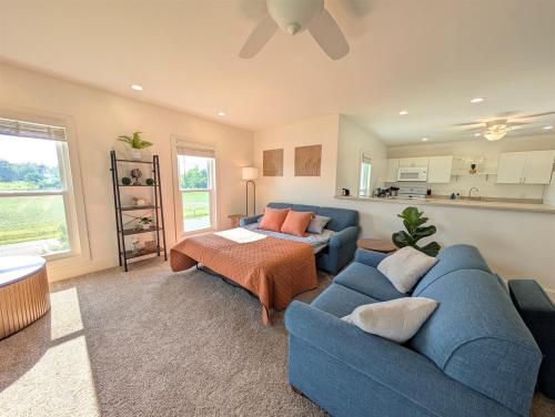 Sandusky River Retreat Fire Pit & King Bed in فريمونت