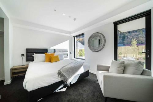 Mara Apartment at the base of Coronet Peak - main image
