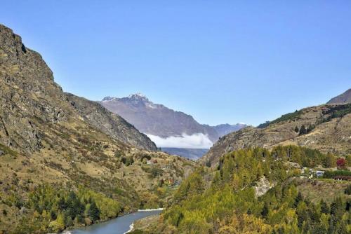 Mara Apartment at the base of Coronet Peak - image 7