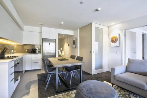 Rihir Apartment at the base of Coronet Peak - image 2