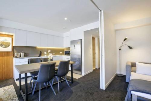 Rihir Apartment at the base of Coronet Peak - image 4