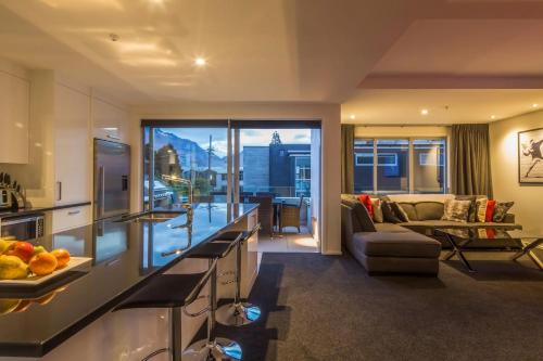 Exterior view of Central Queenstown Melbourne St Apartment