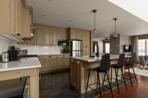 Ski 5 min - Kid Game Room - HotTub in Saint-Faustin-Lac-Carré (QC)