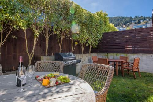 Central Queenstown 3 Bed Villa - image 5