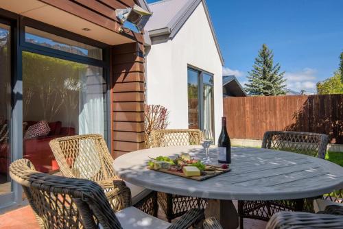 Central Queenstown 3 Bed Villa - image 6