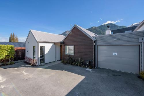 Central Queenstown 3 Bed Villa - image 11