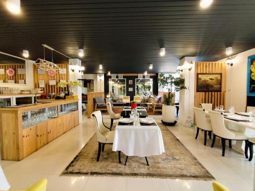 Restaurant, GMB ARTE' HOTEL in Sogod