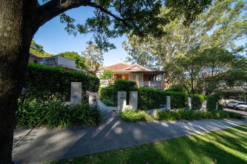 Greenwich Treasure - Moments from RNSh St Leonards - image 9