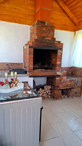 Casuta de la ferma in Lintesti