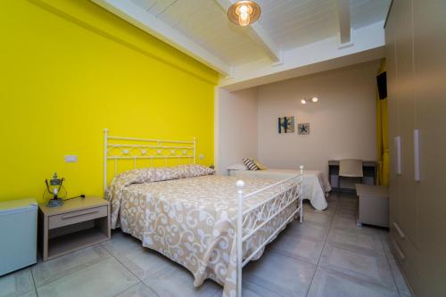 B&B A due Passi dal Mare Room Type - Triple Room with Sea View