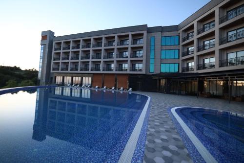 Swimming pool, Azure Resort in Yusufkhona