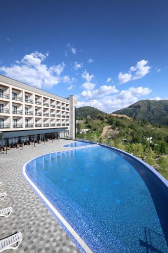 Swimming pool, Azure Resort in Yusufkhona