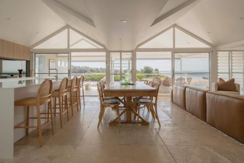 Nomaya Waterfront Getaway in Currarong