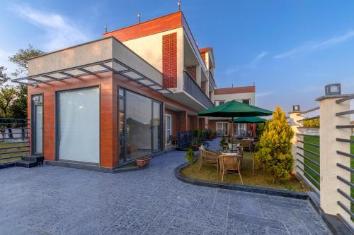 VanaSutra Resort By Alaya Stays in Kharakmaf