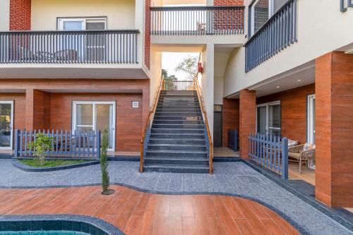 VanaSutra Resort By Alaya Stays in Kharakmaf